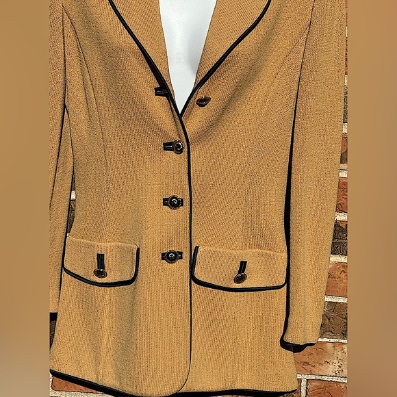 St.John Collection by Marie Gray,Tan Knit Jacket W/ Black Trim,Gold Buttons SZ 6 - Picture 6 of 12